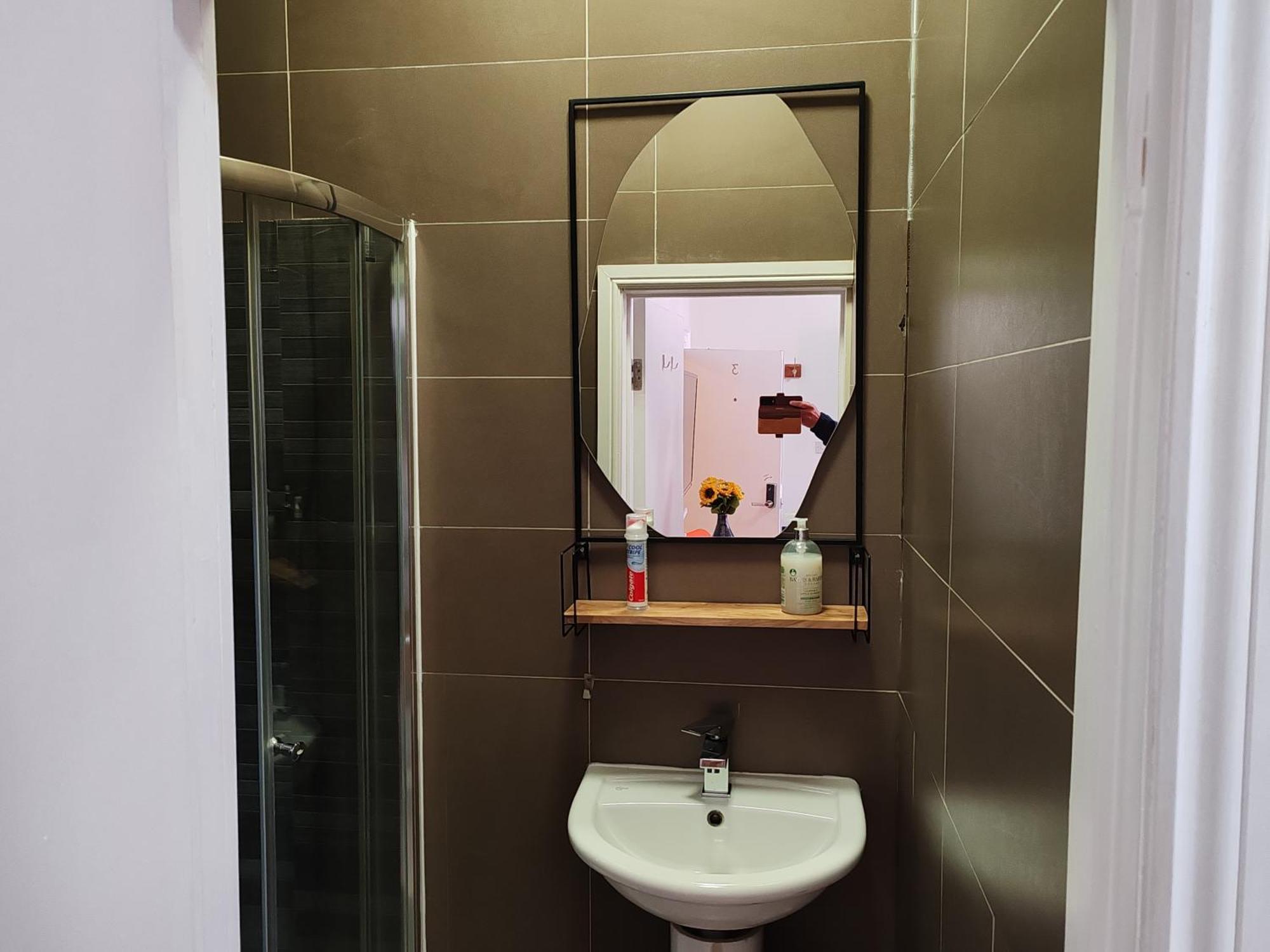 Kilburn High Road Studio Apartments Лондон Экстерьер фото