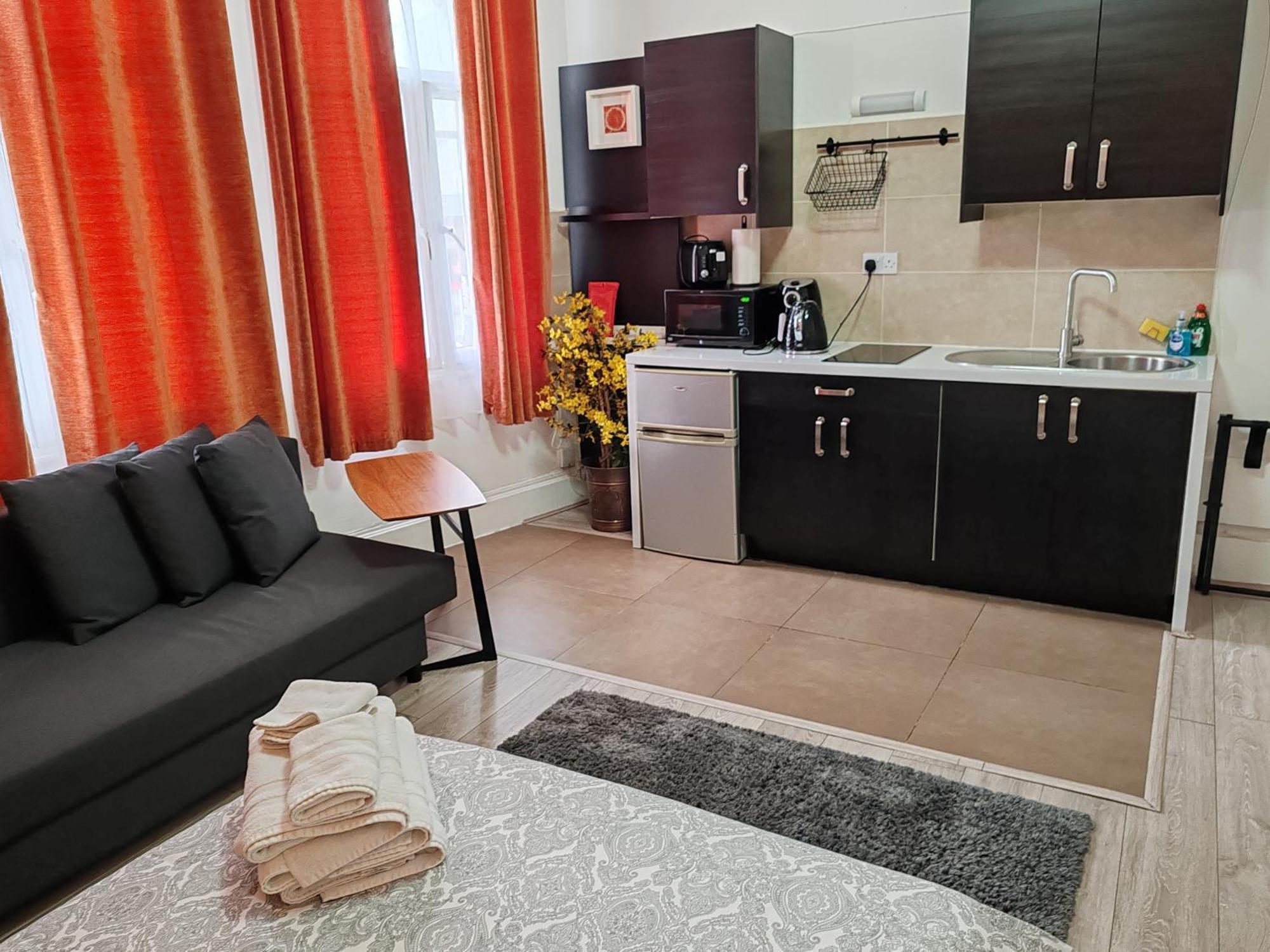 Kilburn High Road Studio Apartments Лондон Экстерьер фото