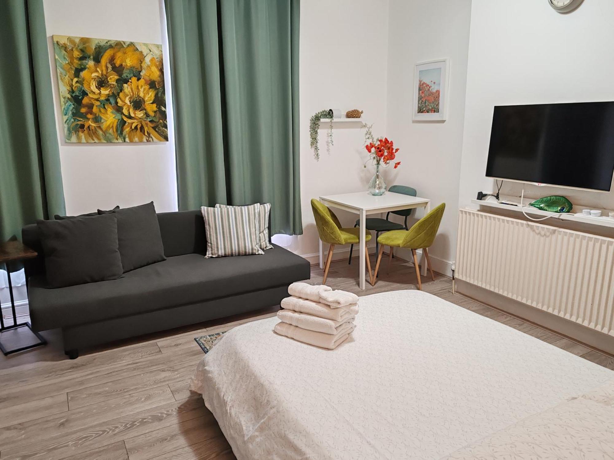Kilburn High Road Studio Apartments Лондон Экстерьер фото