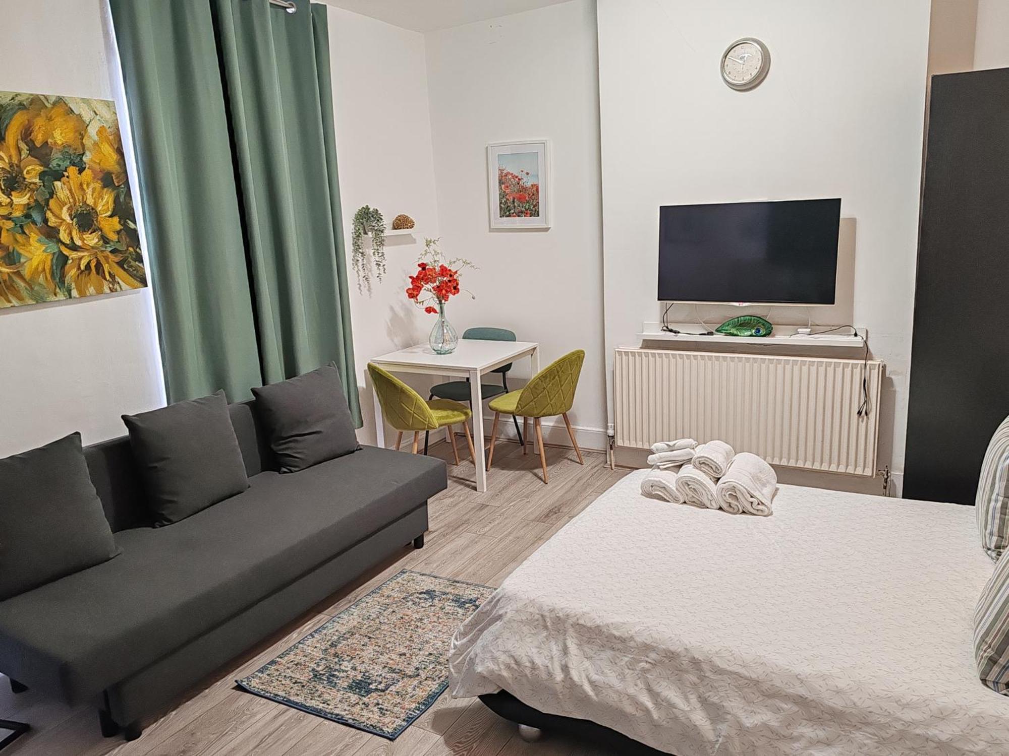 Kilburn High Road Studio Apartments Лондон Экстерьер фото