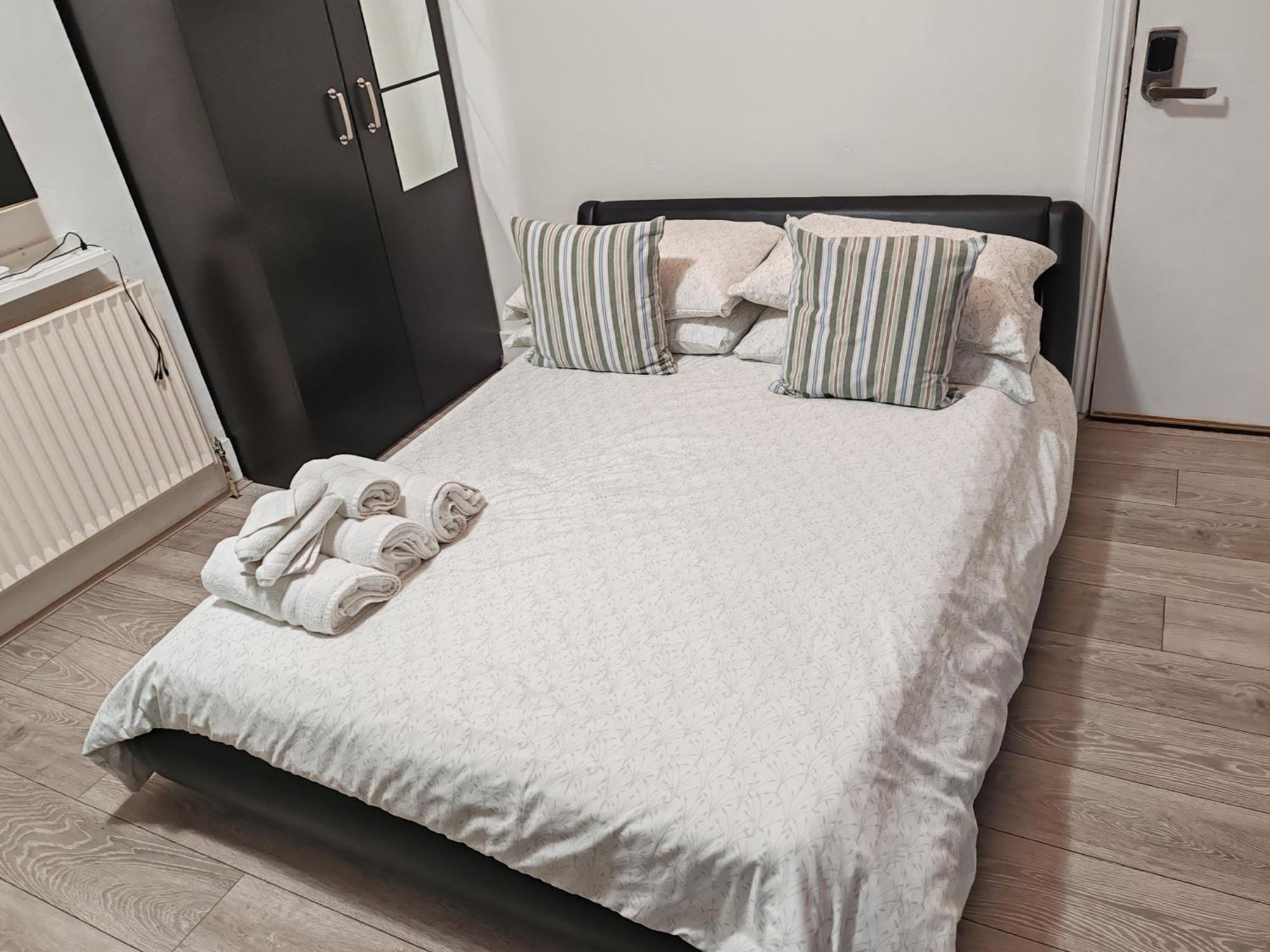 Kilburn High Road Studio Apartments Лондон Экстерьер фото