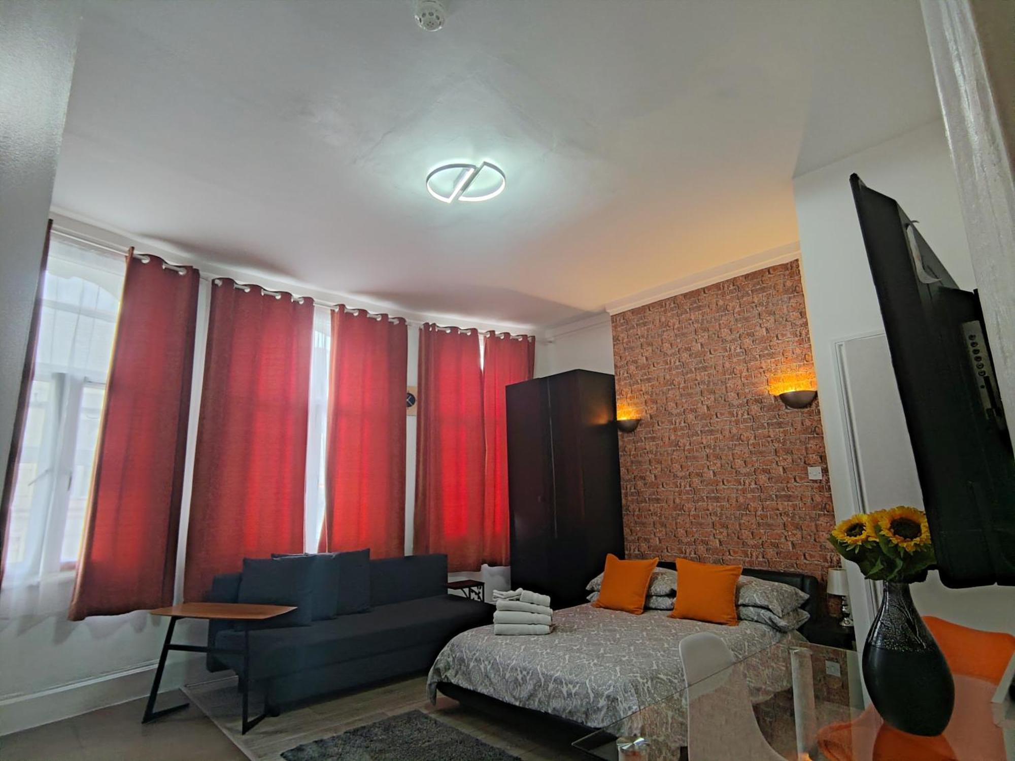 Kilburn High Road Studio Apartments Лондон Экстерьер фото