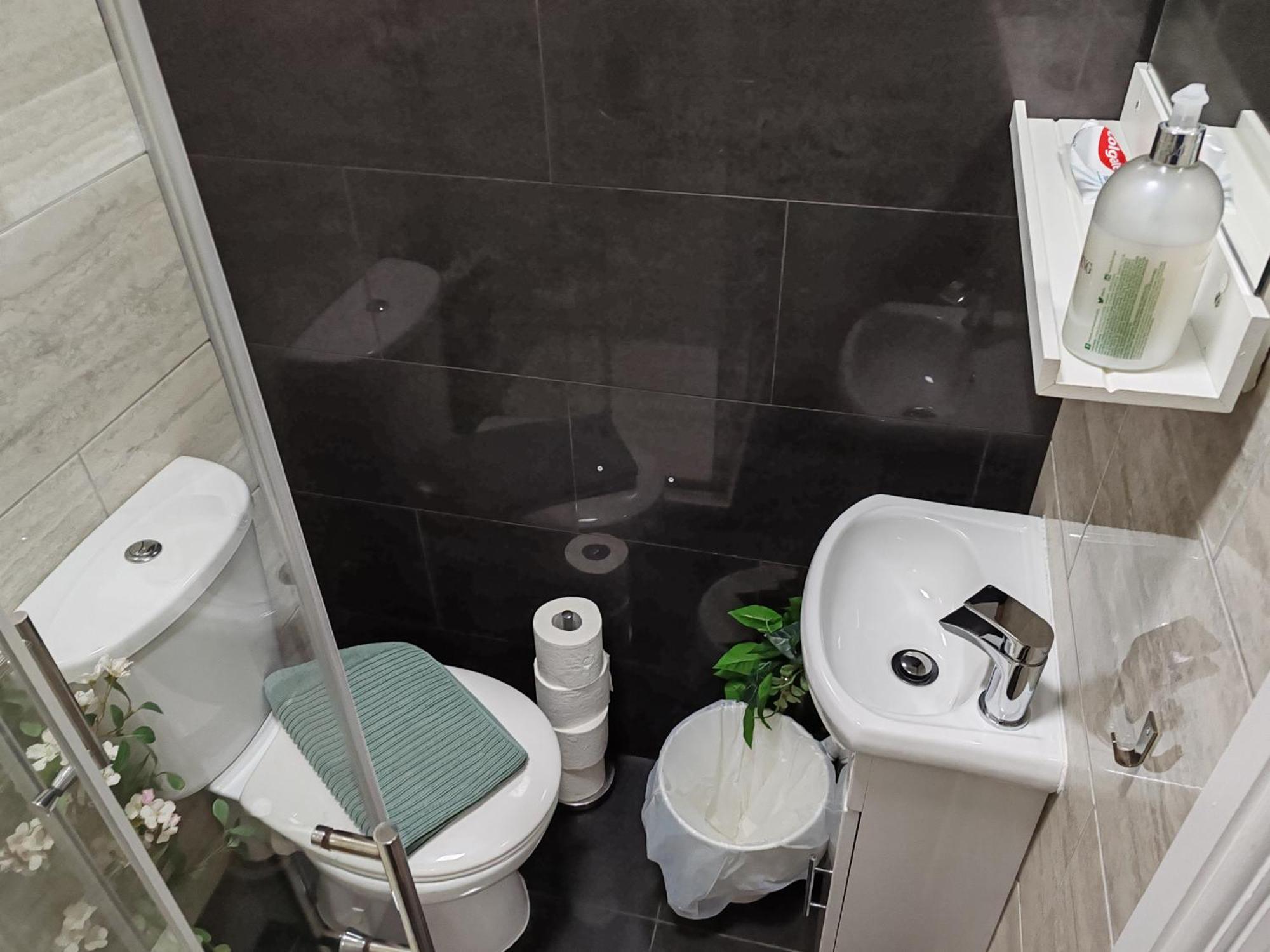 Kilburn High Road Studio Apartments Лондон Экстерьер фото