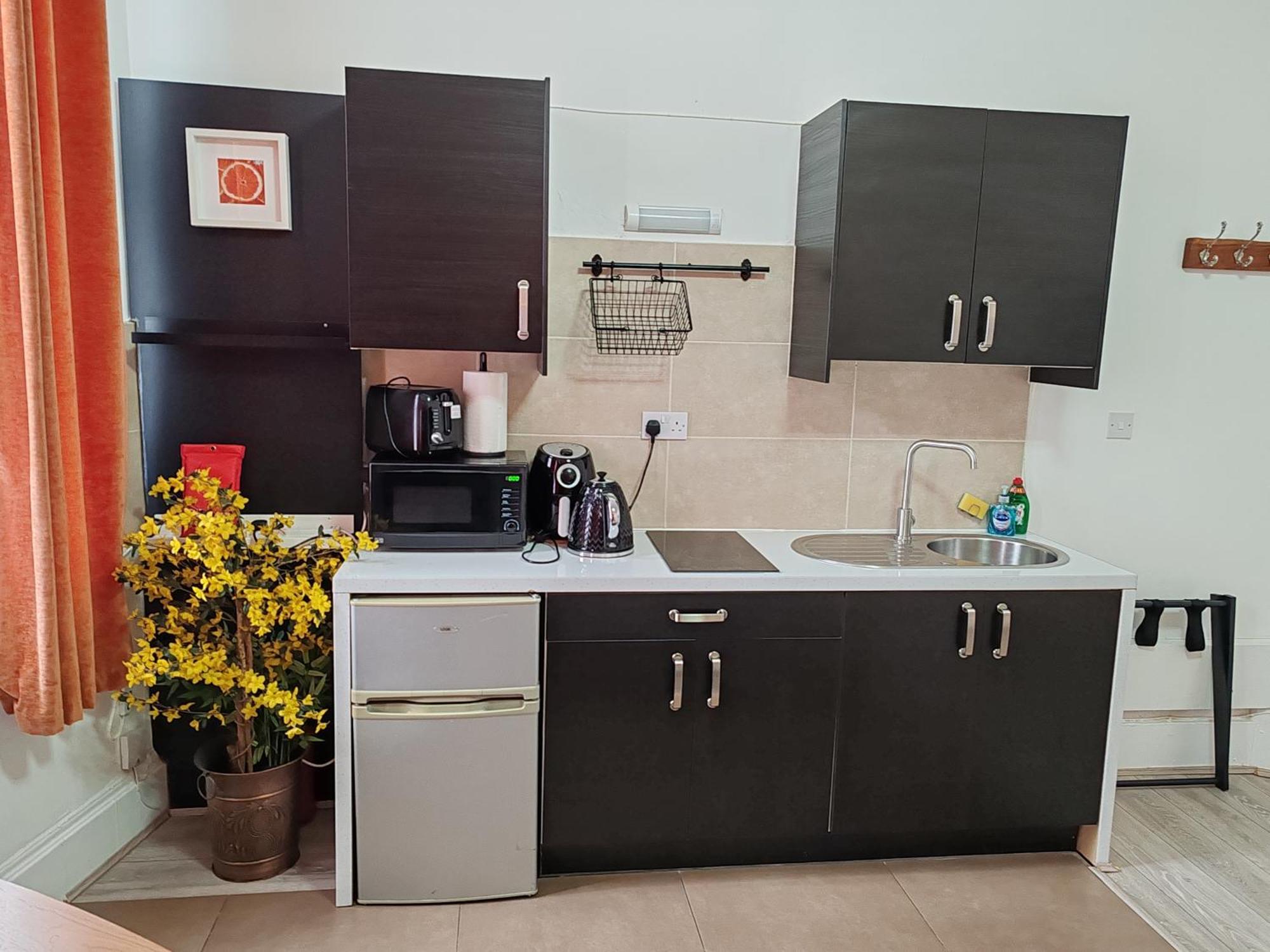 Kilburn High Road Studio Apartments Лондон Экстерьер фото