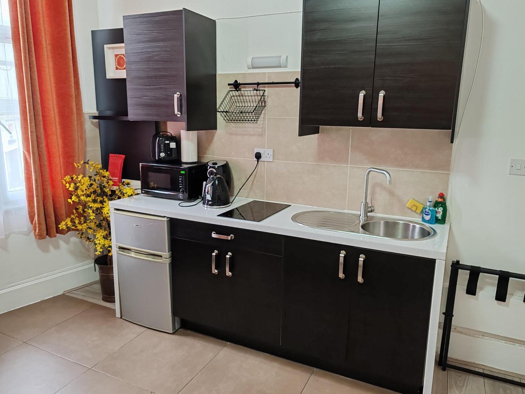 Kilburn High Road Studio Apartments Лондон Экстерьер фото